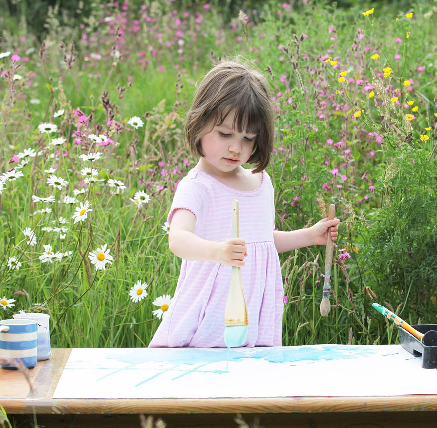 Esta niña de 5 años padece autismo, pero pinta auténticas obras maestras