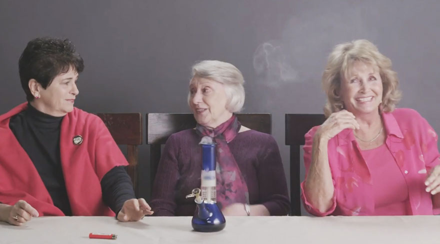 3 Abuelas Fumando Marihuana Por Primera Vez