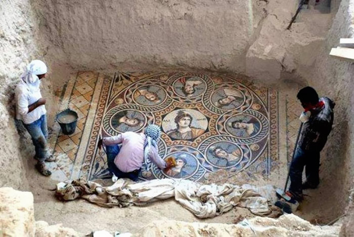 Descubiertos Mosaicos De 2000 Años De Antigüedad En Turquía Antes De Inundarse La Zona