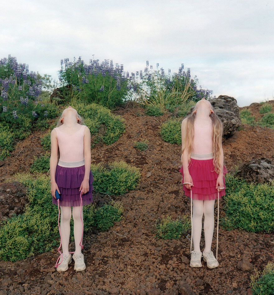 Erna Y Hrefna, Las Gemelas Islandesas En Unas Inquietantes Fotos De Ariko Inaoka