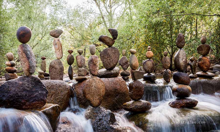 Torres Imposibles Hechas De Piedras En Equilibrio Para Meditar
