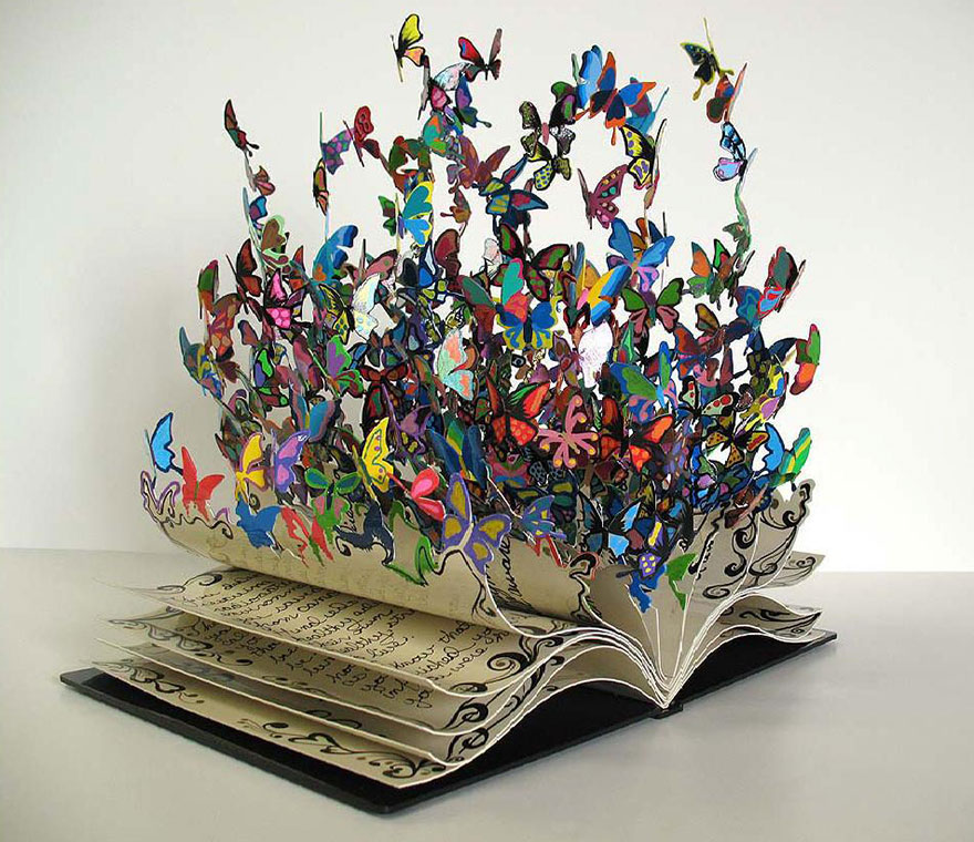 25 Hermosos ejemplares de esculturas hechas en libros