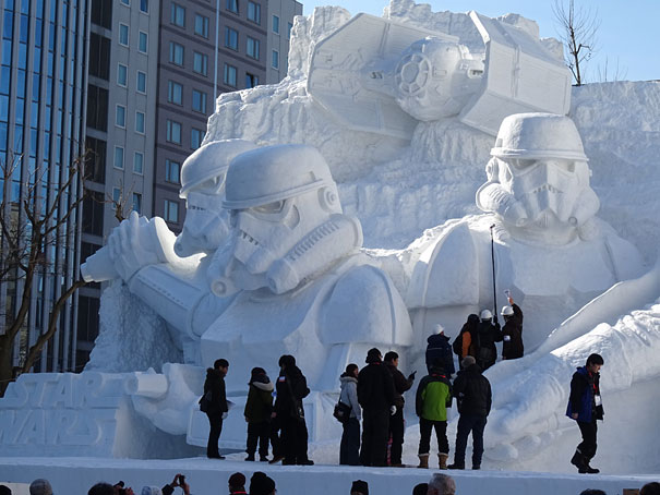 escultura-nieve-gigante-guerra-galaxias-sapporo (2)
