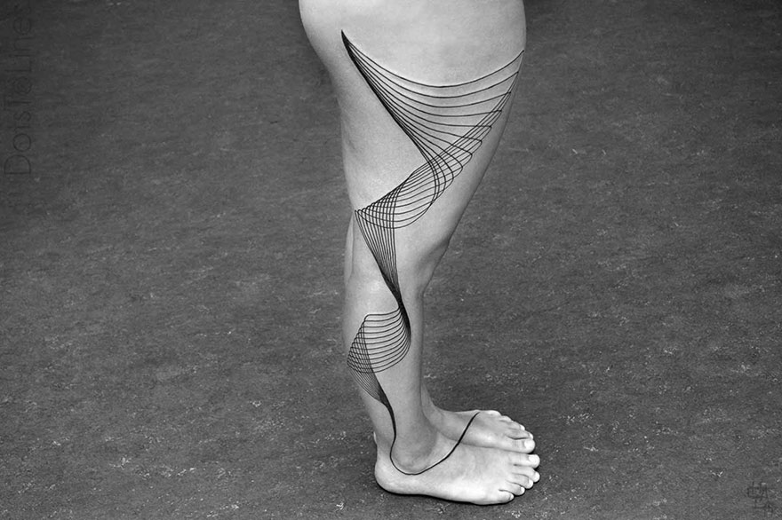 Estos tatuajes lineales geométricos hechos por Chaim Machlev flotan elegantemente por el cuerpo