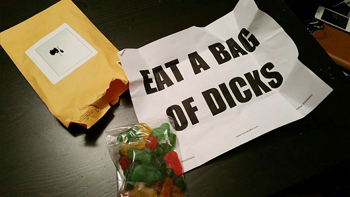 Penes por correo: Un servicio anónimo permite enviar a tus enemigos una bolsa de penes comestibles