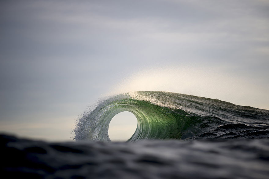 Las montañas del mar: Este fotógrafo "congela" las olas y las hace parecer montañas