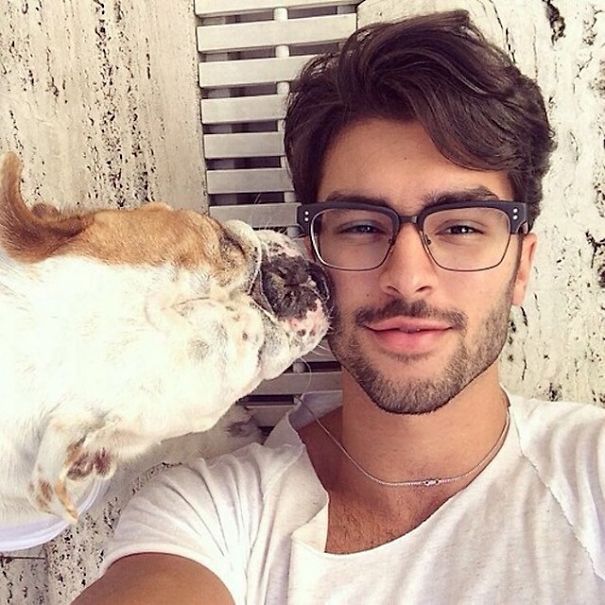 El instagram 'Tíos buenos con perros' pone en un mismo sitio 2 de tus cosas favoritas