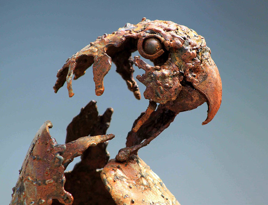 Esculturas steampunk de animales hechas con chatarra metálica, por Hasan Novrozi