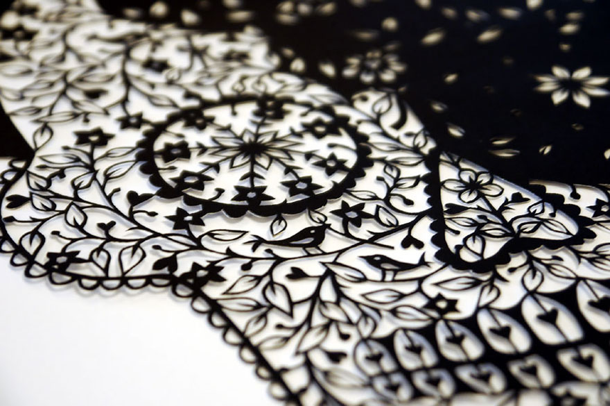 Esta artista recorta a mano intrincadas obras de arte de una sola hoja de papel