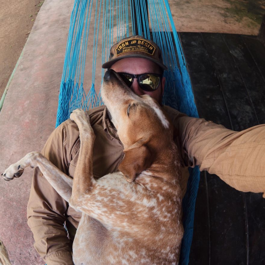Este fotógrafo se lleva de aventuras a su perro adoptado Maddie