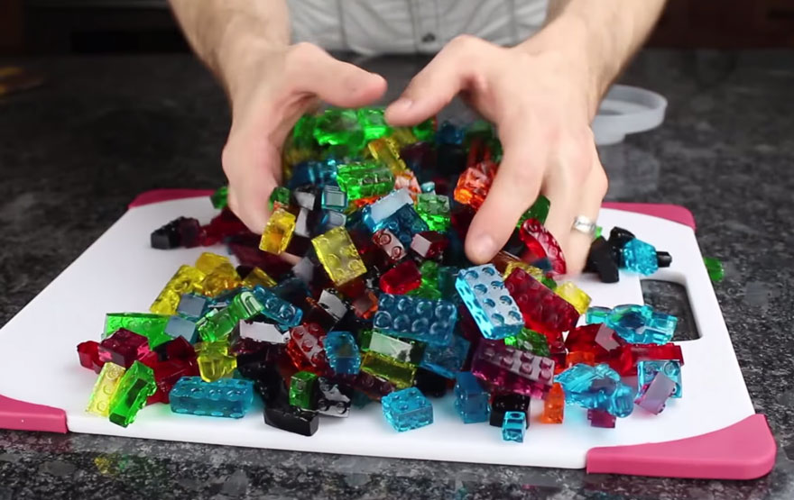 Cómo hacer gominolas de Lego que sirven para jugar y comer