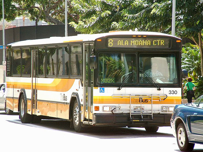 En Hawai convertirán los autobuses viejos en refugios móviles para indigentes