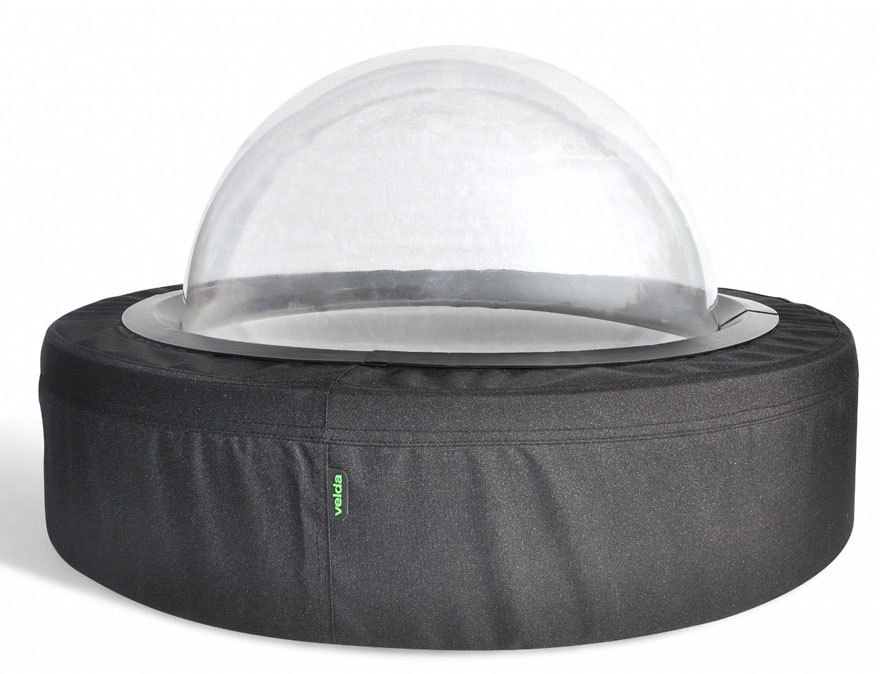 Esta cúpula flotante transparente permite que los peces puedan ver el mundo en la superficie