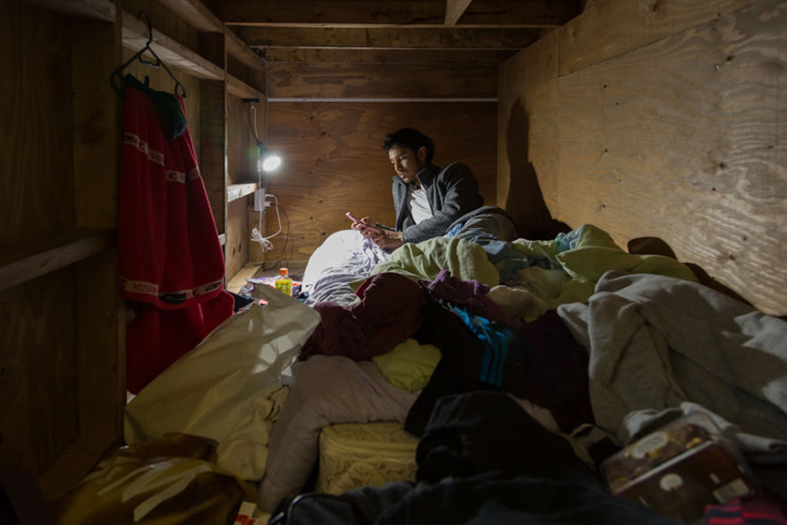 Asombrosas fotos de gente viviendo en habitaciones increíblemente pequeñas en Japón