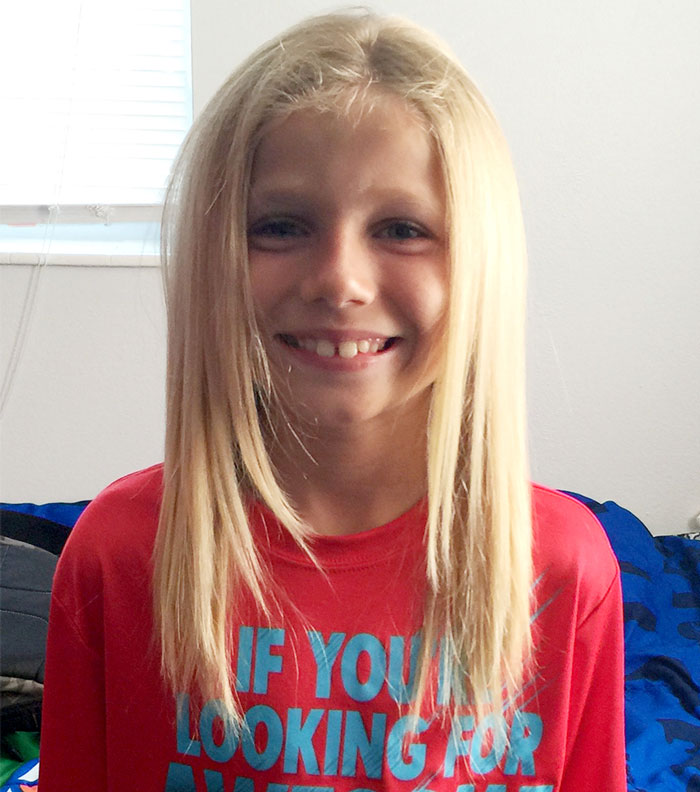 Este niño de 8 años recibió burlas durante 2 años por dejarse el pelo largo para donarlo a niños con cáncer