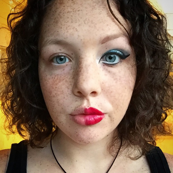 Estas mujeres publicaron selfies con media cara maquillada para mostrar que no hay de qué avergonzarse