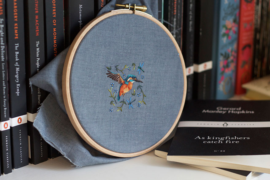 Pequeños animales bordados inspirados en la Muerte, de Chloe Giordano