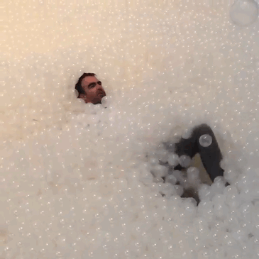 Puedes nadar entre un millón de burbujas de plástico reciclables en este museo de Washington