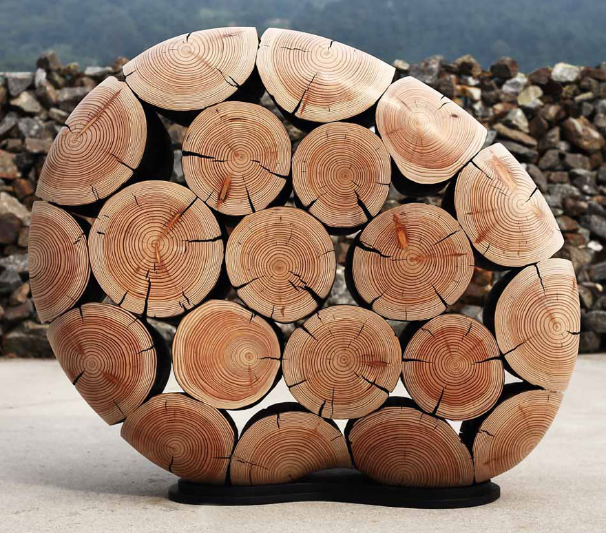 El escultor Jae-Hyo Lee convierte troncos desechados en asombrosas esculturas de madera