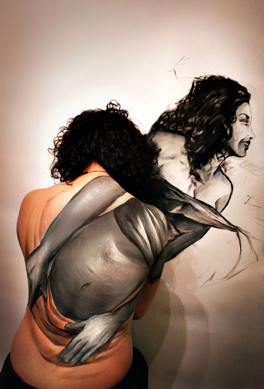 Estas mujeres parecen despedazarse en el increíble arte corporal de este artista chileno