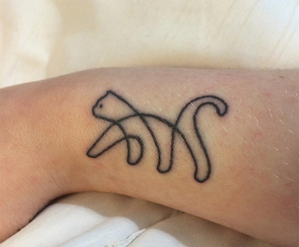 20 Tatuajes minimalistas de gatos para los amantes de los felinos