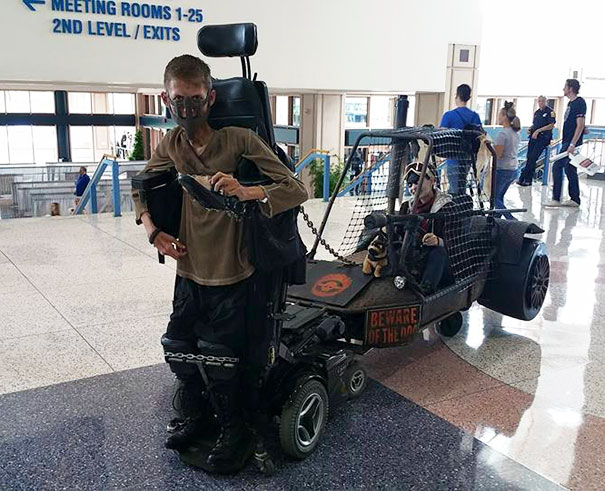 Este estudiante discapacitado convirtió su silla de ruedas en un asombroso cosplay de Mad Max