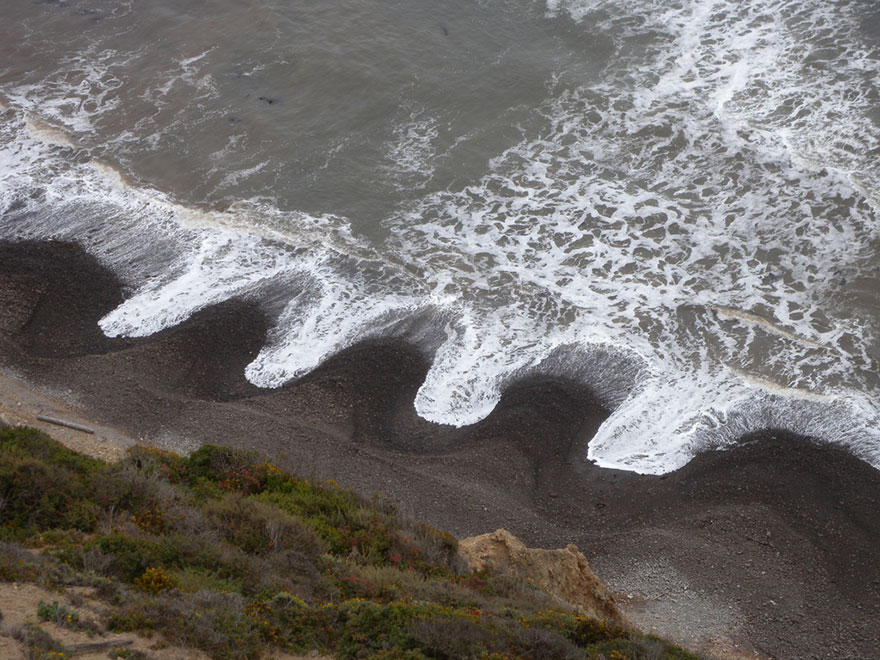 Los científicos no pueden explicar estas misteriosas formaciones naturales en las playas