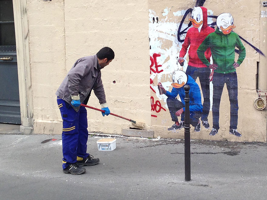 El limpiador de graffitis acabó convertido en arte urbano en París