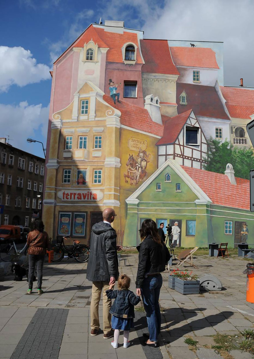 Este mural 3D en una ciudad de Polonia ha sido pintado para recordar un distrito histórico