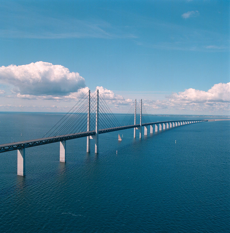 El asombroso puente que conecta Dinamarca y Suecia se convierte en un túnel subacuático