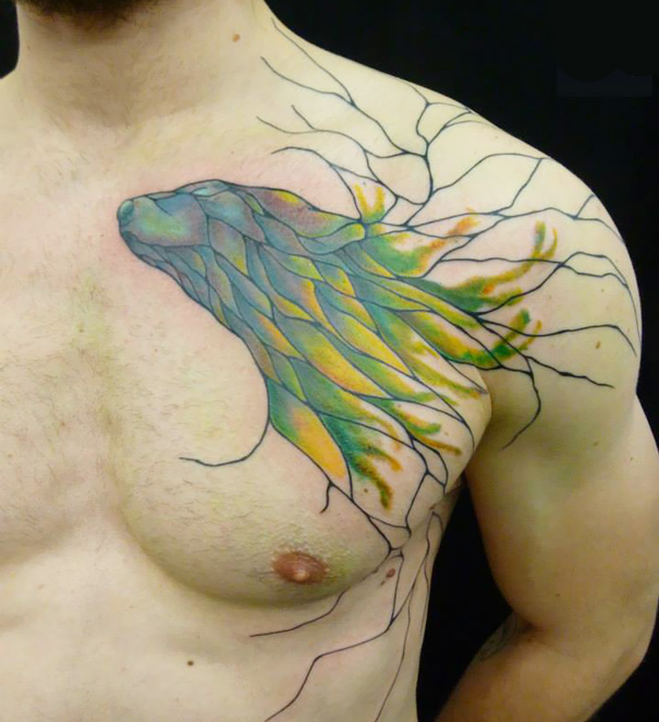 Estos tatuajes inspirados en la naturaleza siguen las venas del cuerpo
