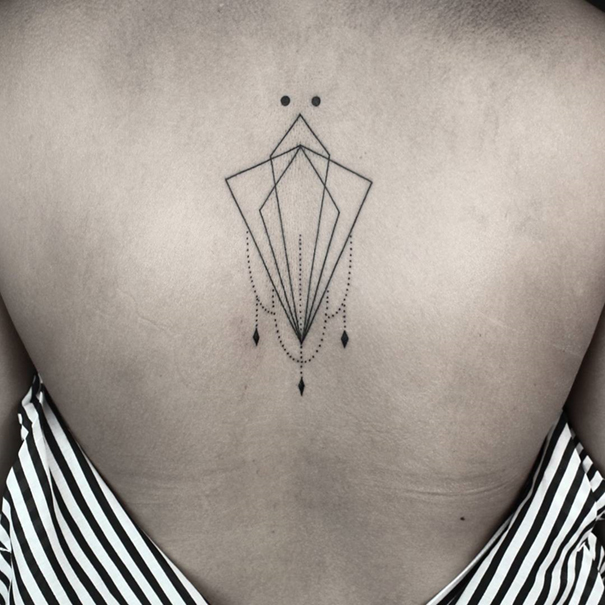 tatuajes-geometricos-minimalistas-okan-uckun (6)