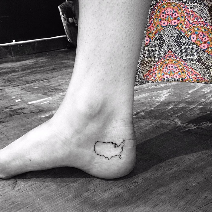 Los tatuajes minimalistas del famoso tatuador de celebridades JonBoy