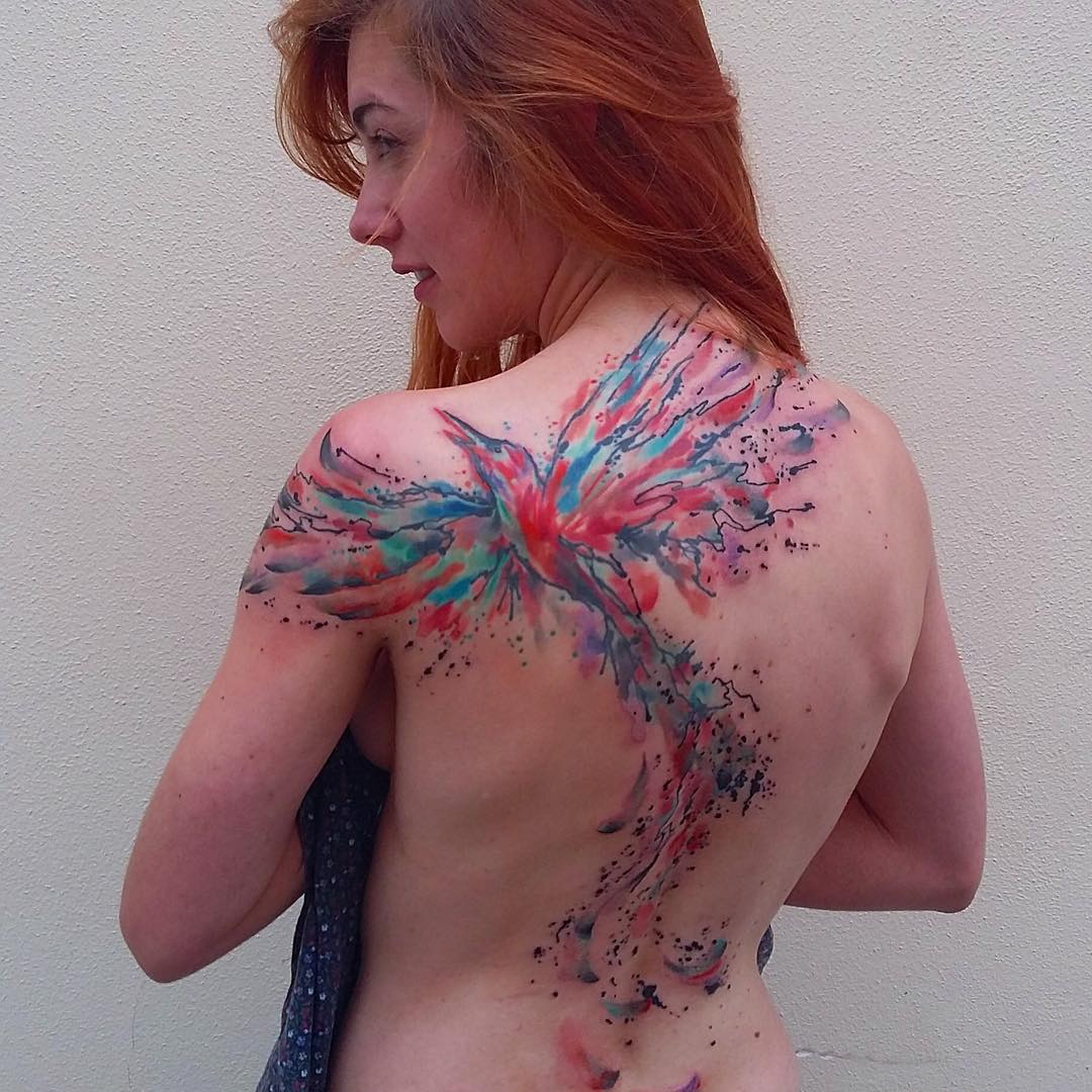 Un día, un tatuaje: este tatuador checo se asegura de que sus acuarelas tatuadas quedan perfectas