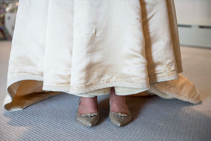 Esta novia es la 11ª mujer en su familia que usa este vestido de boda de 120 años