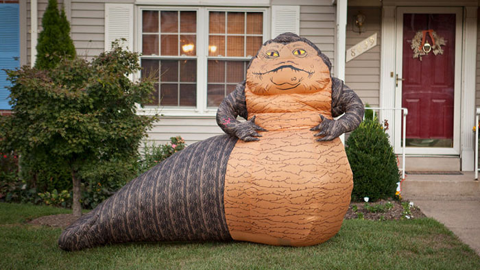 Este adorno hinchable en forma de Jabba el Hutt de La Guerra de las Galaxias traerá la fuerza a tu vecindario