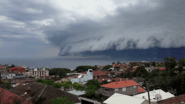 Un impresionante "tsunami de nubes" cae sobre Sydney