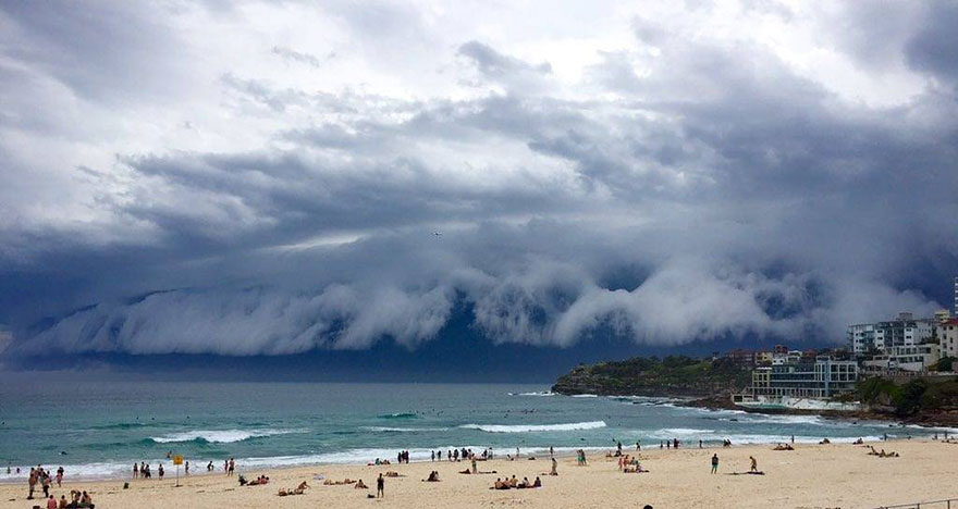 Un impresionante "tsunami de nubes" cae sobre Sydney