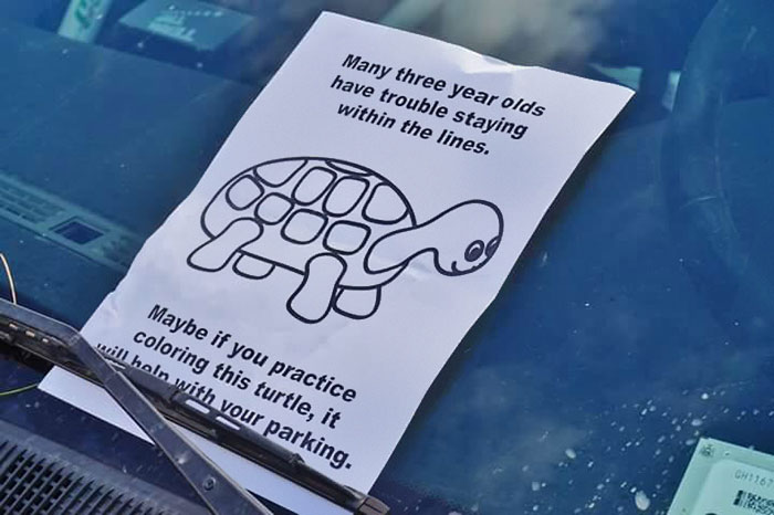 Un héroe anónimo lucha contra los malos conductores con esta nota de aparcamiento