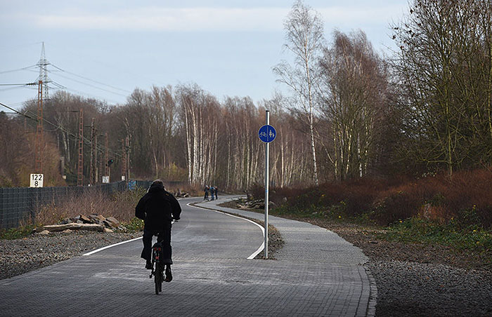 Alemania abre parte de una superautovía para bicicletas de 100 kilómetros