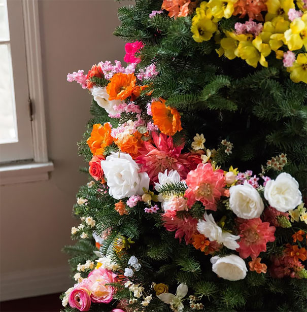 ideas-decoracion-arbol-navidad-flores (3)