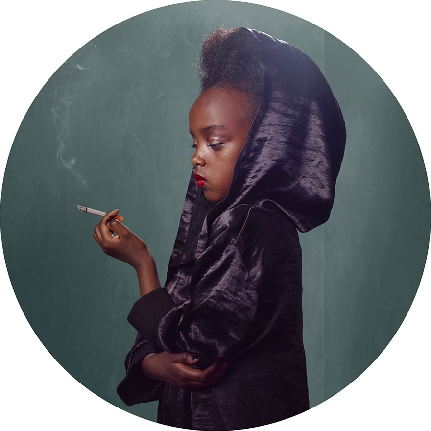 Niños fumando: Este proyecto fotográfico muestra cómo influyen los adultos en la juventud