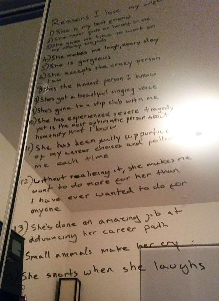 Este encantador marido hizo una lista con las razones por las que ama a su esposa, que sufre depresión