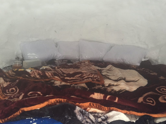 Este hombre construyó un iglú en Brooklyn durante la ventisca y lo puso en Airbnb por 200$