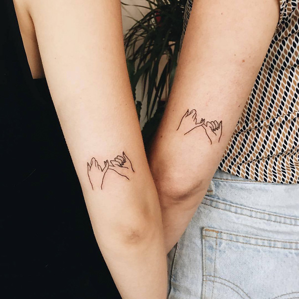 25 Ideas de tatuajes para mostrar el vínculo entre hermanas