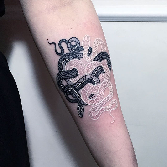 tatuajes-serpientes-blanco-negro-mirko-sata (5)
