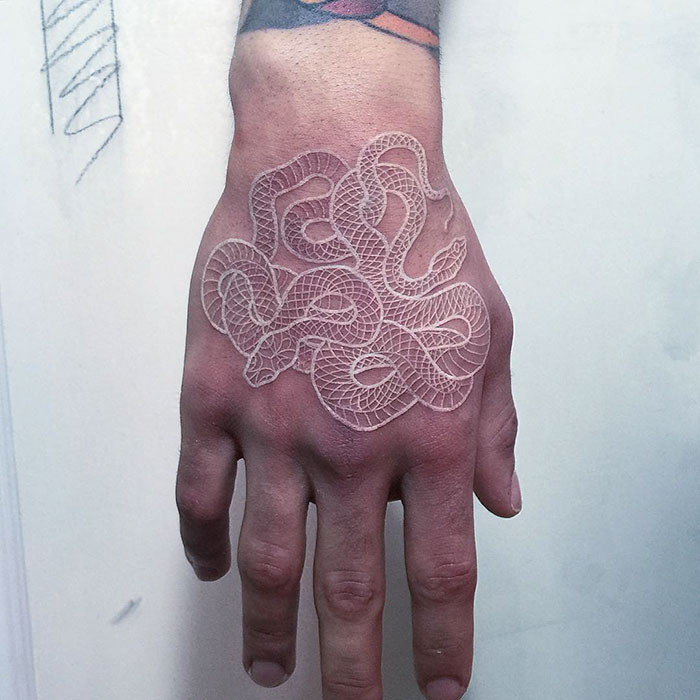 tatuajes-serpientes-blanco-negro-mirko-sata (9)
