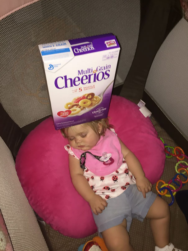 desafio-cheerio-padres-apilando-cereales-bebes (10)