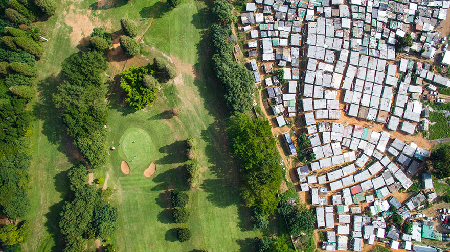 Las líneas que dividen a ricos y pobres captadas por drones