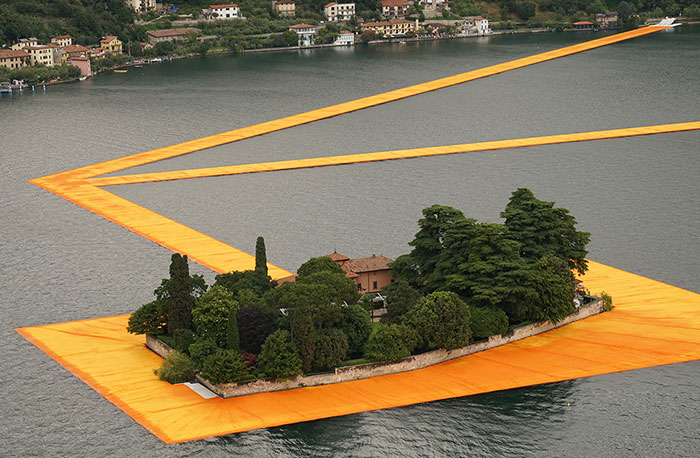Abre al público una pasarela flotante de 3 kms sobre el lago Iseo en Italia